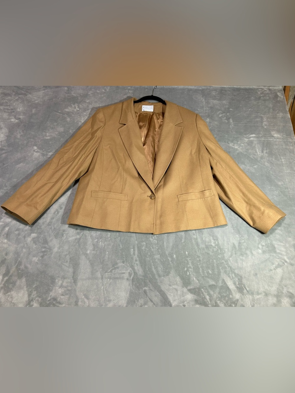Vintage Pendleton women’s wool blazer-made in USA-size 44-camel color